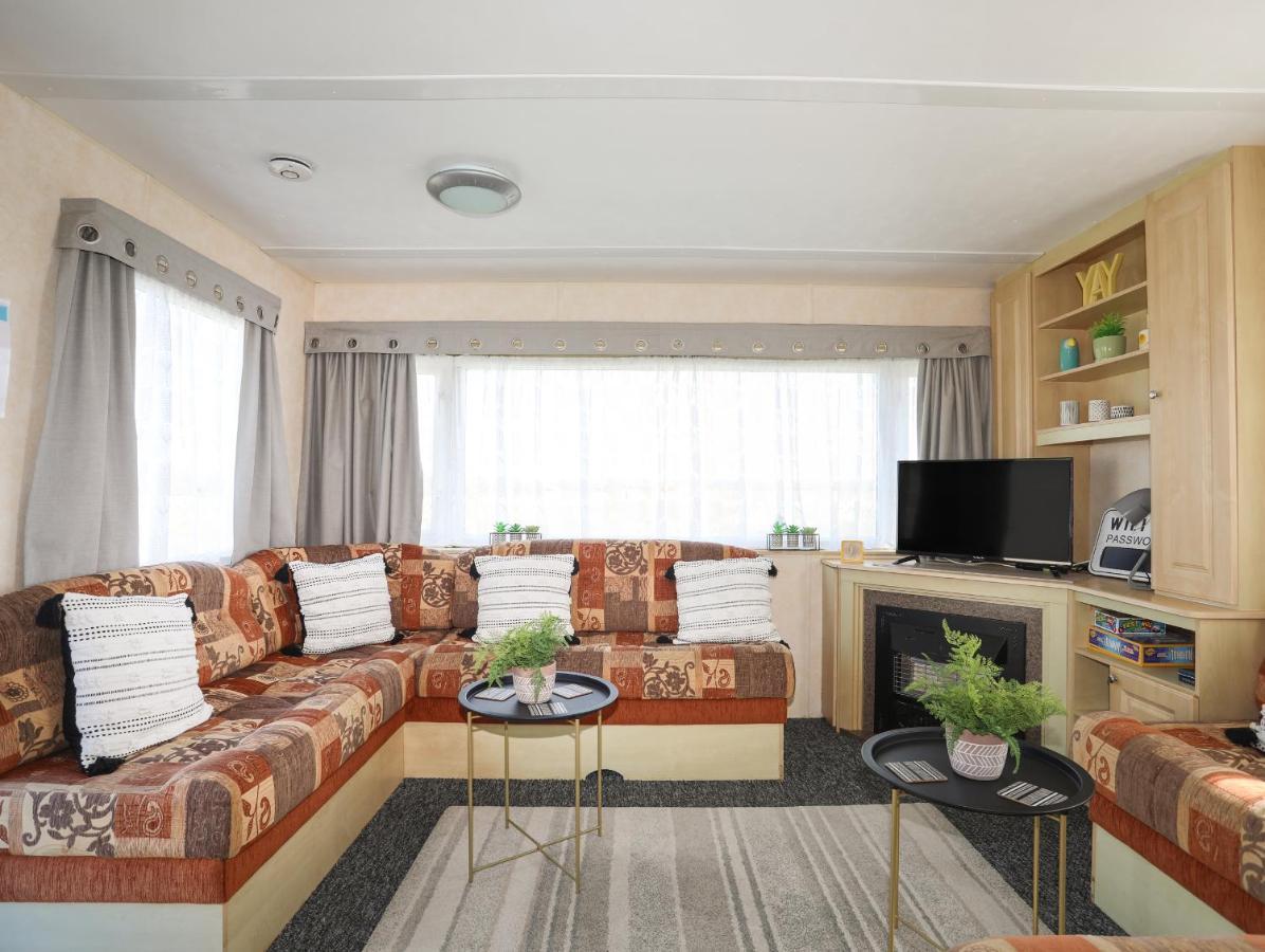 Trewan Chalet Holyhead Ngoại thất bức ảnh