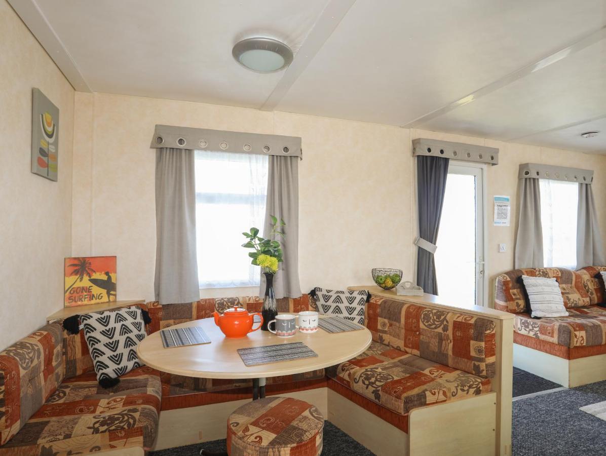 Trewan Chalet Holyhead Ngoại thất bức ảnh