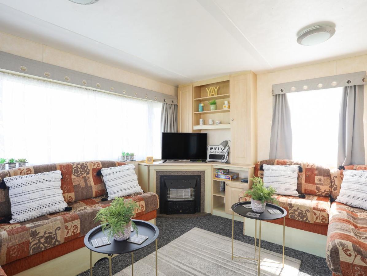 Trewan Chalet Holyhead Ngoại thất bức ảnh