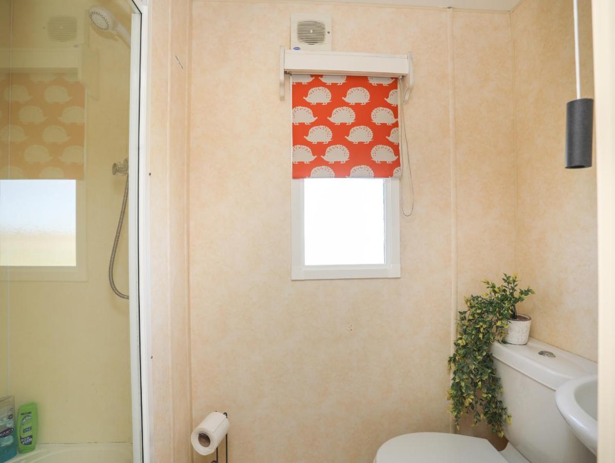 Trewan Chalet Holyhead Ngoại thất bức ảnh
