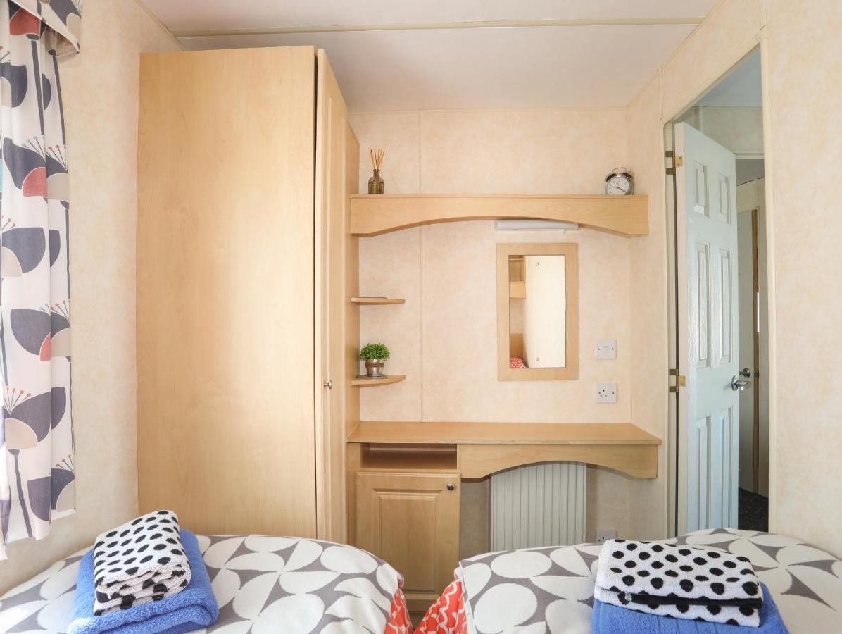 Trewan Chalet Holyhead Ngoại thất bức ảnh