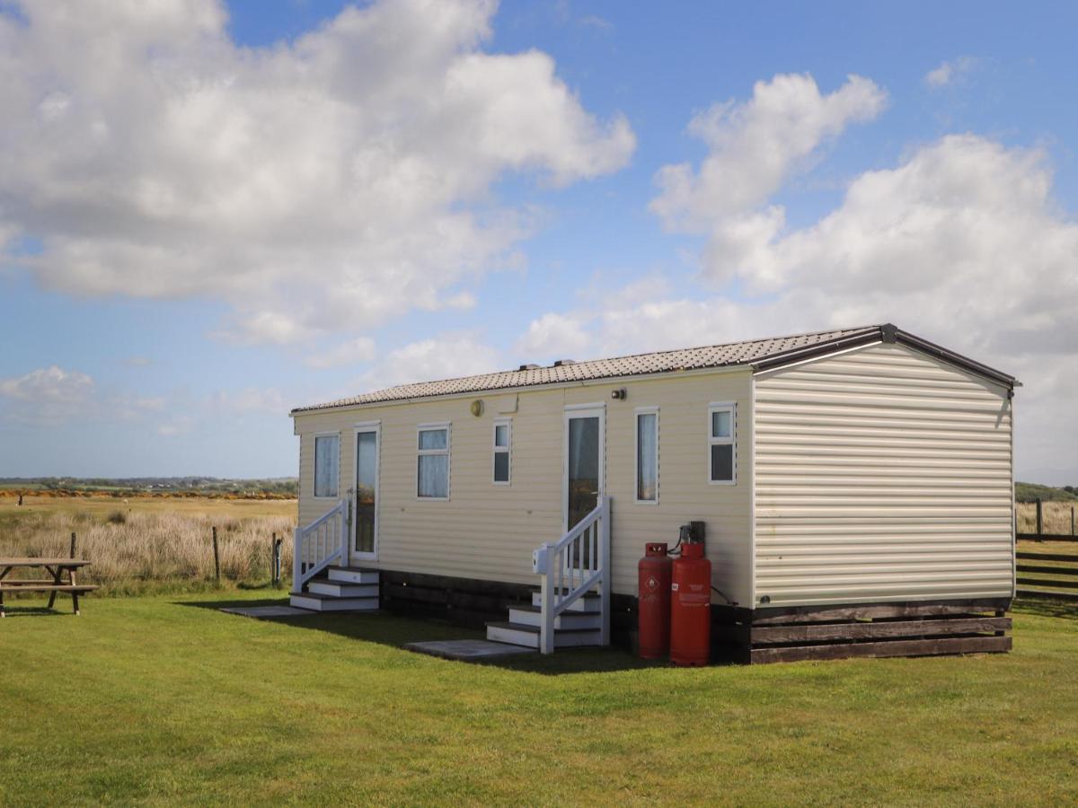 Trewan Chalet Holyhead Ngoại thất bức ảnh